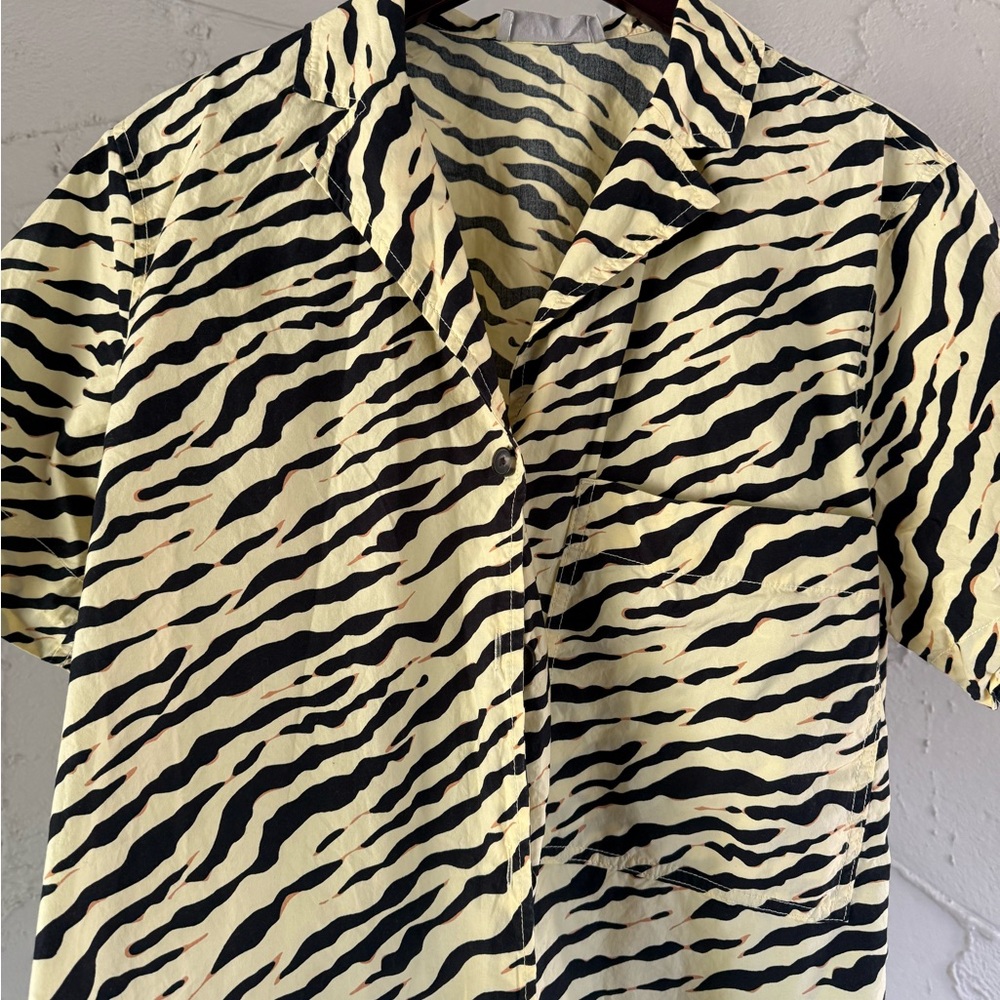 Everlane Black and Yellow Tiger Print Shirt